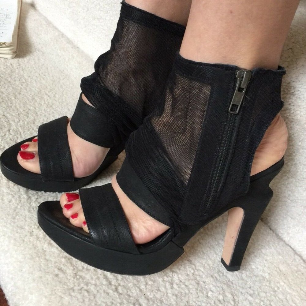 LD Tuttle Black Draped Mesh Sandal shoes